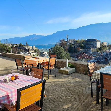 Guri Guesthouse Gjirokastër Exterior foto
