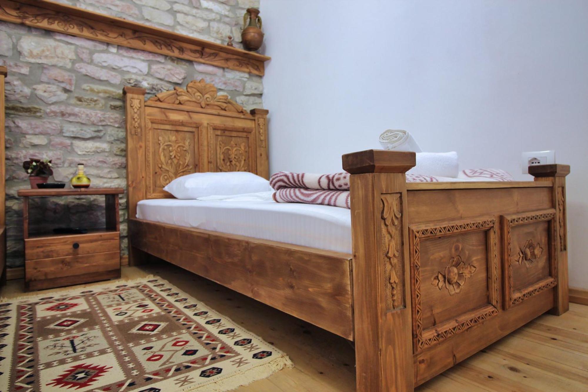 Guri Guesthouse Gjirokastër Exterior foto