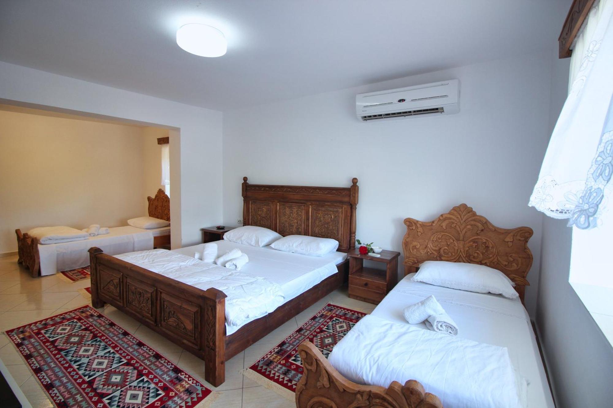 Guri Guesthouse Gjirokastër Habitación foto